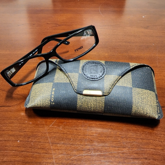 Fendi Eyeglass Frame F893 - Picture 5 of 6